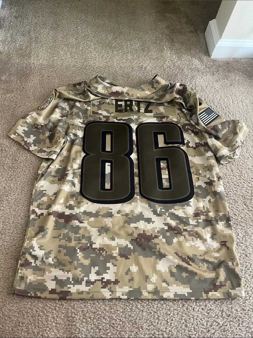 Philadelphia Eagles Salute to Service Jersey 86 Ertz XL Nike NFL NWOT